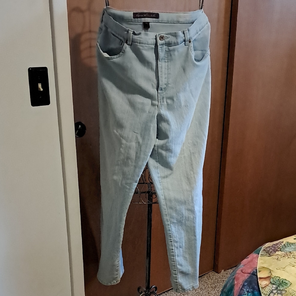 Gloria Vanderbilt Women's High Rise Light Blue Jeans